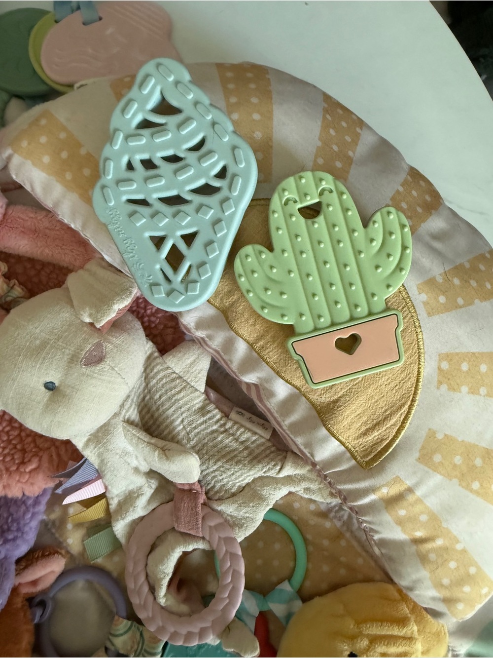 Itzy Ritzy Lot - Picture 3 of 8